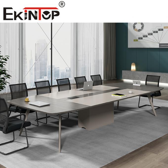 table de lieu de réunion et ensemble de chaise