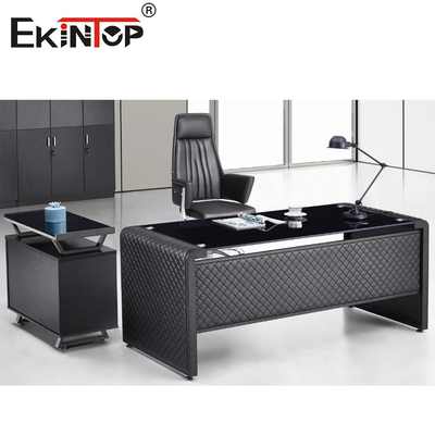 Moderne noir je forme le bureau en verre avec l'Assemblée extérieure sans heurt priée