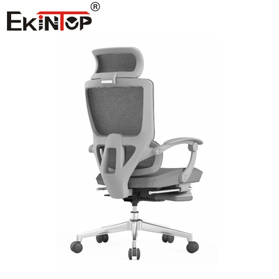 Chaise en maille minimaliste élégante et fonctionnelle