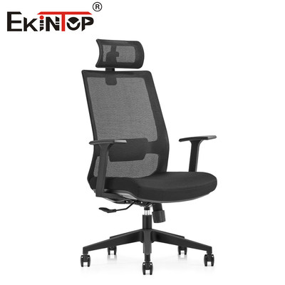 Chaise en maille minimaliste élégante et fonctionnelle