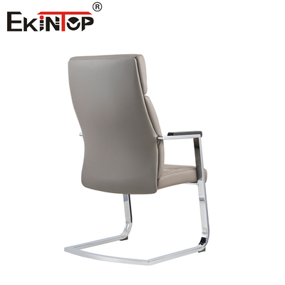 Chaise de bureau polyvalente en cuir réglable en hauteur avec base métallique chrome