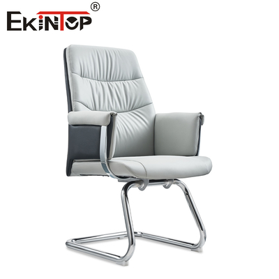 Chaise de bureau ergonomique en cuir blanc moderne, élégant et confortable