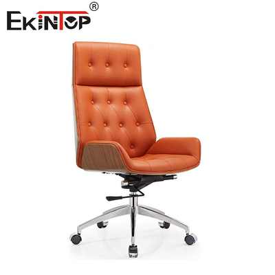 Une chaise en cuir raffinée, un design moderne, un support exceptionnel