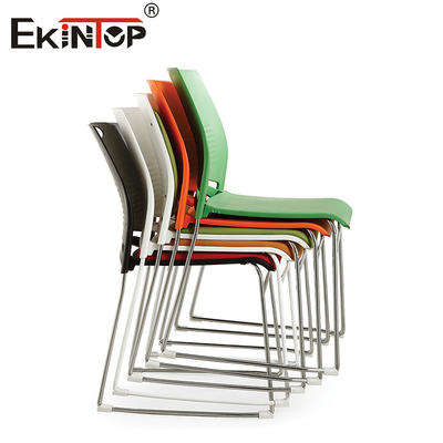 Chaise de formation des étudiants moderne polyvalente pour les environnements d'apprentissage collaboratif