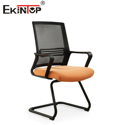 Chaise de stagiaire fonctionnelle et pratique avec accoudoir fixe pour les milieux professionnels