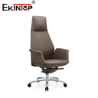 Détendez-vous dans un fauteuil en cuir haut de gamme de luxe pour une retraite à domicile