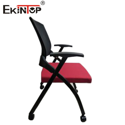 Chaise d'entraînement empilable élégante et pratique pour le lieu de travail