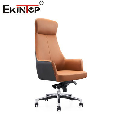 Chaise en cuir orange à dos haut avec accoudoirs et roulettes lisses