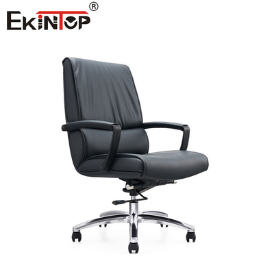 Chaise en cuir noir de style business avec accoudoirs en PU et jambes en métal