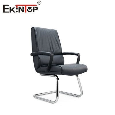 Chaise en cuir noir de style business avec accoudoirs en PU et jambes en métal