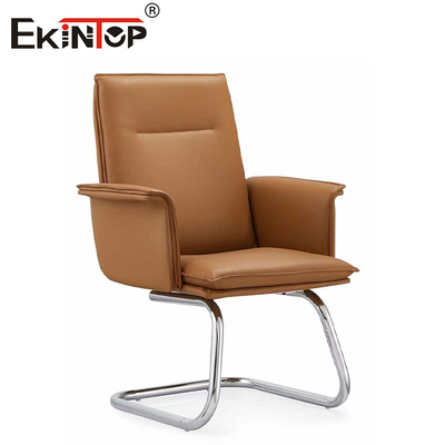 Chaise en cuir en PU réglable en hauteur avec roulettes pivotantes