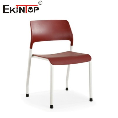 Chaise d'entraînement moderne en plastique chaise de visiteur empilable jambe métallique