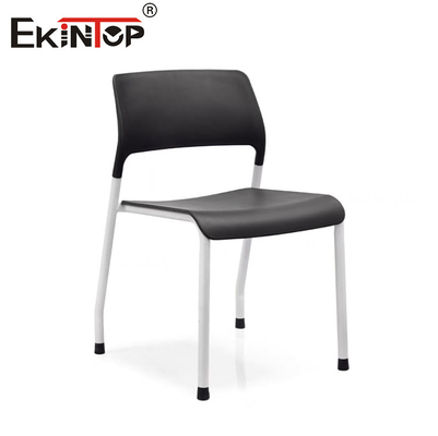 Chaise d'entraînement moderne en plastique chaise de visiteur empilable jambe métallique