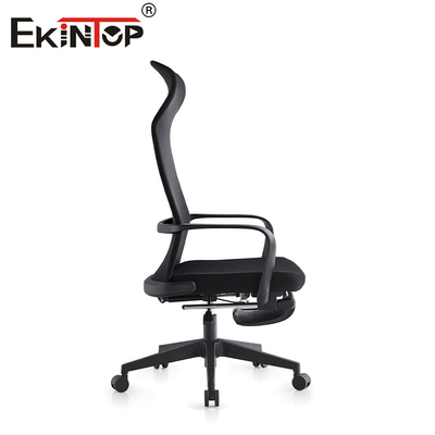 Chaise de bureau en treillis tournants de style moderne avec accoudoirs et roulettes