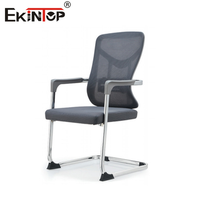 Chaise de bureau confortable à dos en maille avec structure métallique