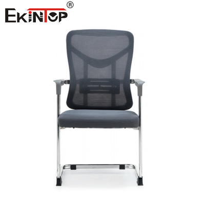 Chaise de bureau confortable à dos en maille avec structure métallique
