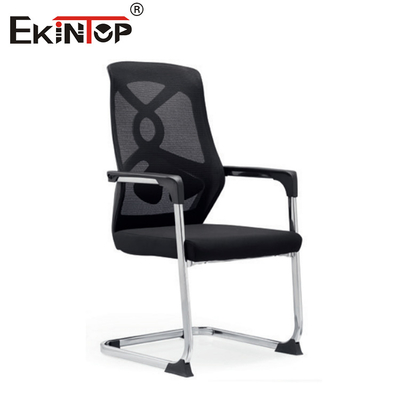 Chaise de bureau avec accoudoir en plastique en maille noire