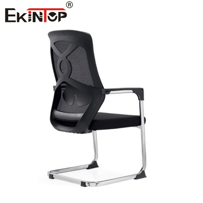 Chaise de bureau avec accoudoir en plastique en maille noire