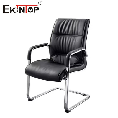 Chaise de bureau en cuir noir avec accoudoirs et cadre métallique