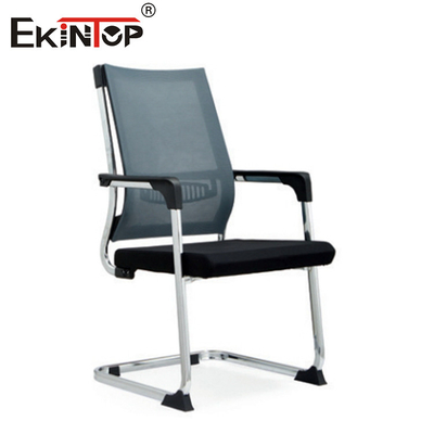 Chaise de bureau en maille personnalisable avec matériau en tissu et jambes en métal