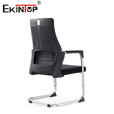 Chaise de bureau en maille en forme courbée noire avec accoudoirs pour le travail