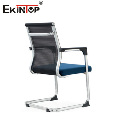 Chaise arrière en maille légère et respirante pour salles de conférence