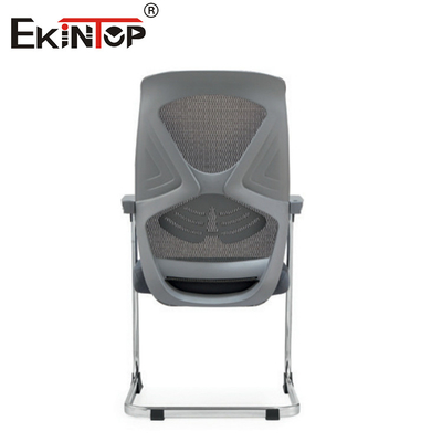 Chaise de bureau OEM en matériau de maille avec cadre métallique incurvé pour salle de conférence