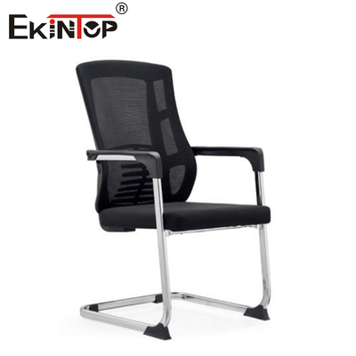 Chaise de bureau confortable en maille avec siège rembourrée et accoudoirs