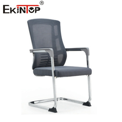 Chaise de bureau confortable en maille avec siège rembourrée et accoudoirs