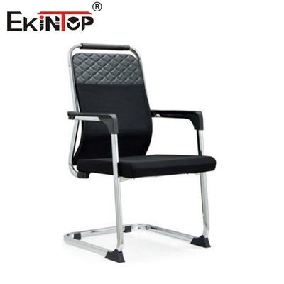 Chaise de bureau exécutive à dos moyen avec accoudoirs en option de style moderne