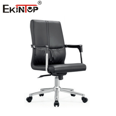 Chaise de bureau en cuir noir à dos moyen moderne cadre de pied rotatif