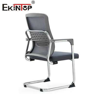 Chaise de bureau de style commercial avec siège en éponge et dossier en maille
