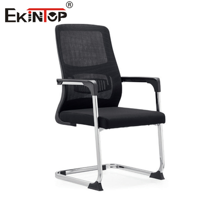 Chaise de bureau ergonomique avec tissus en maille et accoudoirs style moderne