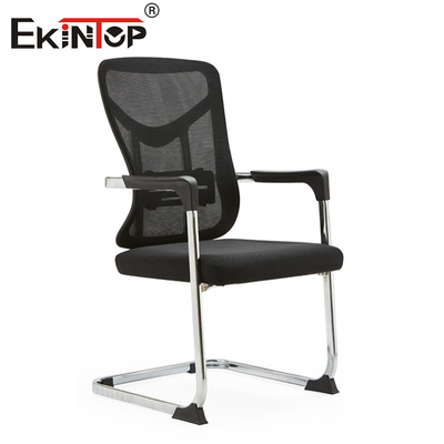 Chaise de bureau noire de style commercial, dossier en maille avec accoudoirs