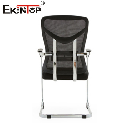 Chaise de bureau noire de style commercial, dossier en maille avec accoudoirs