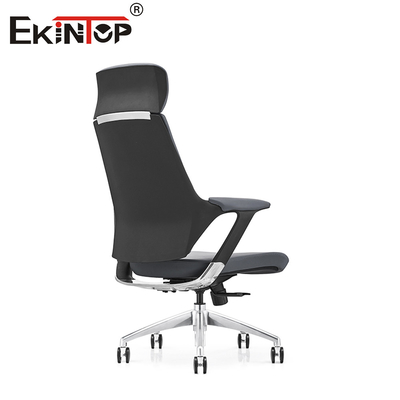 Chaise de bureau noire à dos haut avec matériau en cuir et repose-tête