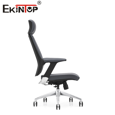 Chaise de bureau de style moderne avec roues et pivotement en cuir PU