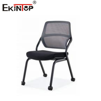 Chaise d'entraînement empilable de style moderne avec roues et matériau de maille
