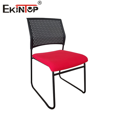 Chaise d'entraînement empilable avec coussin d'étude à siège en éponge