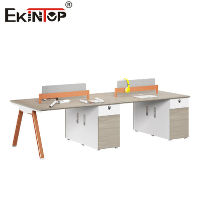 Conception de style moderne Station de travail pour 4 personnes avec armoire de rangement personnalisable