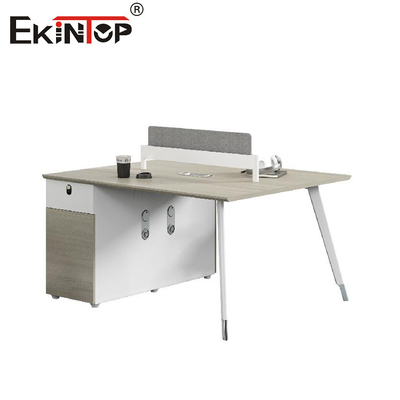 Conception de style moderne Station de travail pour 4 personnes avec armoire de rangement personnalisable