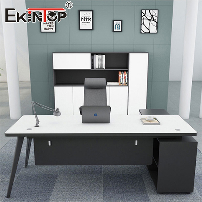 Bureau de bureau de style commercial Exemple de bureau en bois