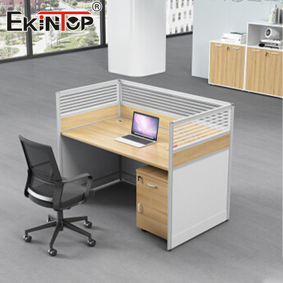 Tableau de bureau pour employé à noix avec cloison petite table