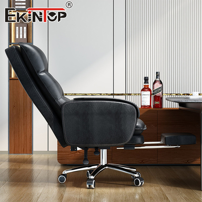 Chaise de bureau en cuir de grande qualité avec accoudoirs
