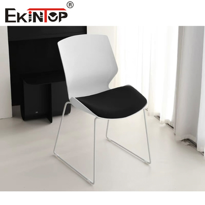 Chaise d'entraînement à l'aide d'un coussin d'éponge ergonomique