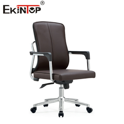 Chaise de bureau en cuir brun avec fonction pivotante réglable en hauteur