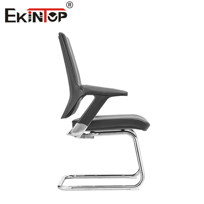 Chaise de bureau en cuir noir avec accoudoirs de style moderne et personnalisable