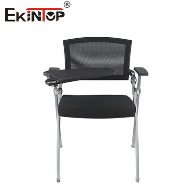 Chaise d'entraînement noire avec dossier en maille et coussin de siège respirant