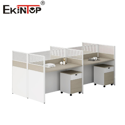 Bureau d'employé en bois de style moderne avec écran de confidentialité