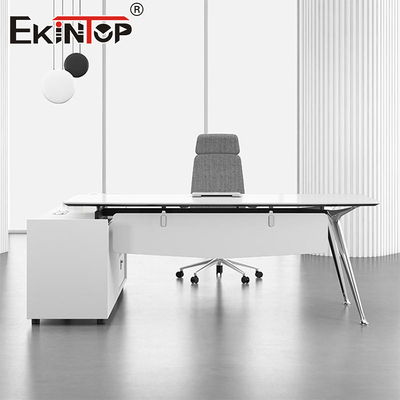 Conception minimaliste Bureau blanc Espace bureau sur mesure